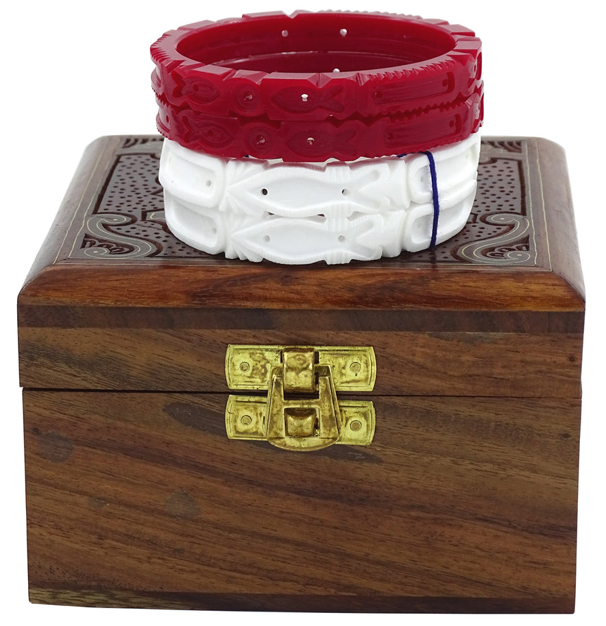 Centorganic Sona Badhano Sakha Pola for women (Small Fish Design), one pair each of sakha and red pola with free wooden jewellery (Design code: