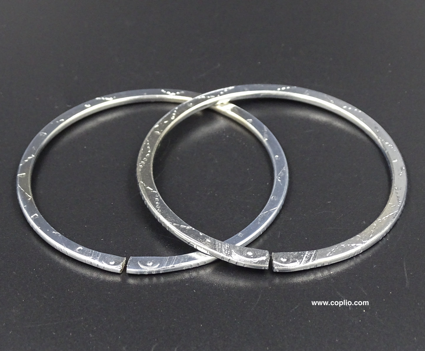 Bengali Kada metallic stainless steel Noa Bangle for women
