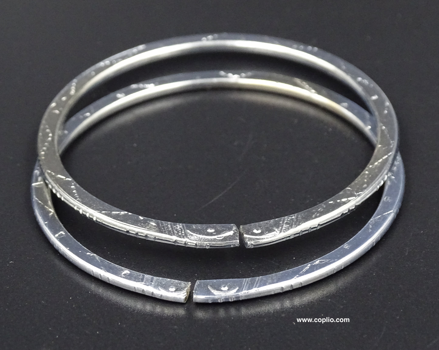 Bengali Kada metallic stainless steel Noa Bangle for women