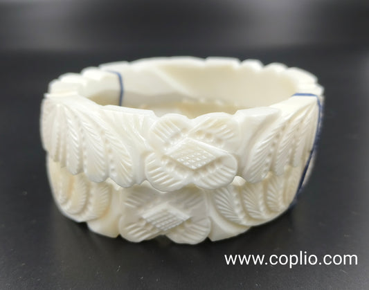 Centorganic Mota Sakha Bangle for women, Lotus Design, One pair of thick conch shell bangle (Design Code: CMS06)